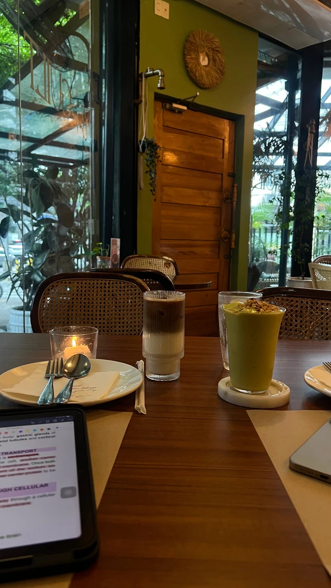 A quiet study moment: weekend 03