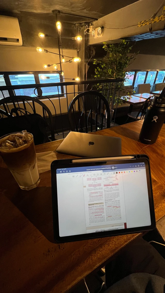 A quiet study moment: weekend 09